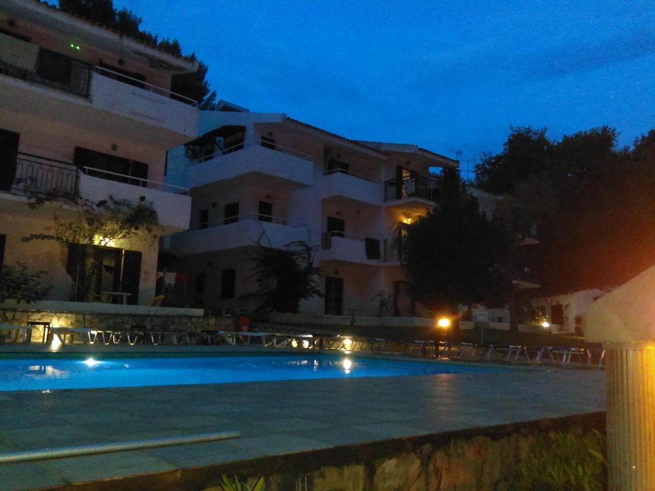 Amalia Apartments Кукунарис Экстерьер фото